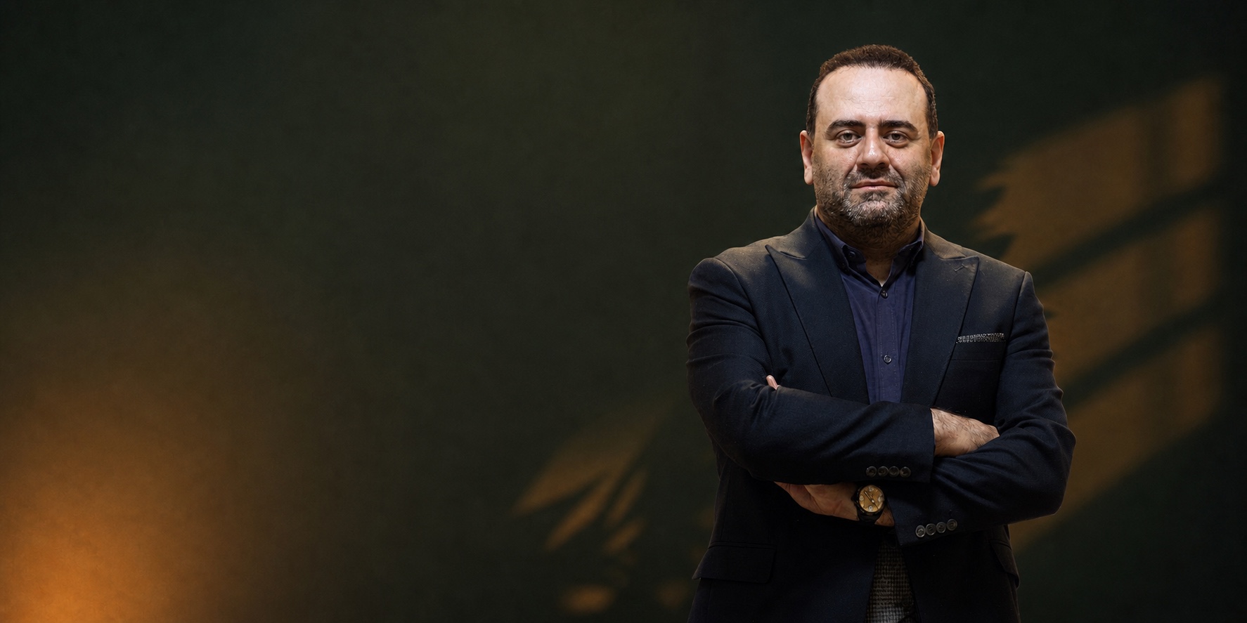 پرتره استودیویی وحید رونقی